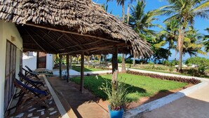 Chambre, 1 chambre, piscine privée | Entrée de l’hébergement 