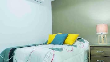 Habitación, 1 habitación, para fumadores, vista a la ciudad | 1 habitación