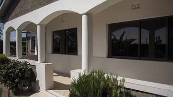 Bungalow, 2 Bedrooms, Accessible, Balcony | Perincian bahagian luar