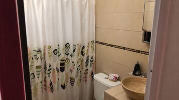Cabaña, 1 habitación, fumadores, balcón | Baño