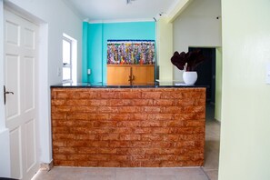 Habitación, 1 habitación, terraza, vistas a la montaña | Vestíbulo