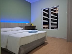 1 bedroom, desk, iron/ironing board, bed sheets - Sleeprest Golden Prima 1 (Batam)