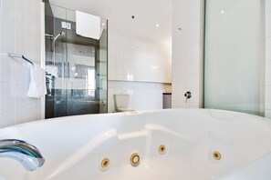 Appartement Premium, 2 chambres, vue ville | Baignoire à jets