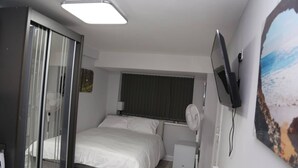 Room, 1 Bedroom, City View | 1 bedroom, soundproofing - Room in Chalet - Aa Guest Rooms (London)
