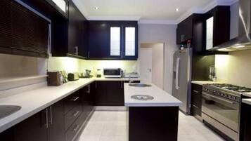 Kamar, 6 kamar tidur, akses difabel, balkon | Interior