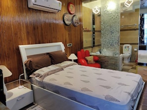 Room, 1 Bedroom, Smoking, Balcony | 1 bedroom