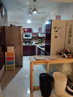Room, 1 Bedroom, Smoking, Balcony | Private kitchen | Coffee/tea maker, dining tables