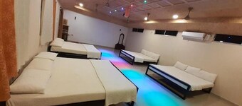 Room in Lodge - Room in Royal Cottage, Anaimalai