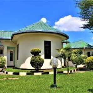 Exterior - Amazing Accommodation in Arusha Furaha Lodge (Arusha)