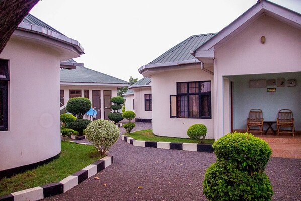 Exterior - Amazing Accommodation in Arusha Furaha Lodge (Arusha)