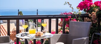 Korifi Suites Collection Apartment for Adults