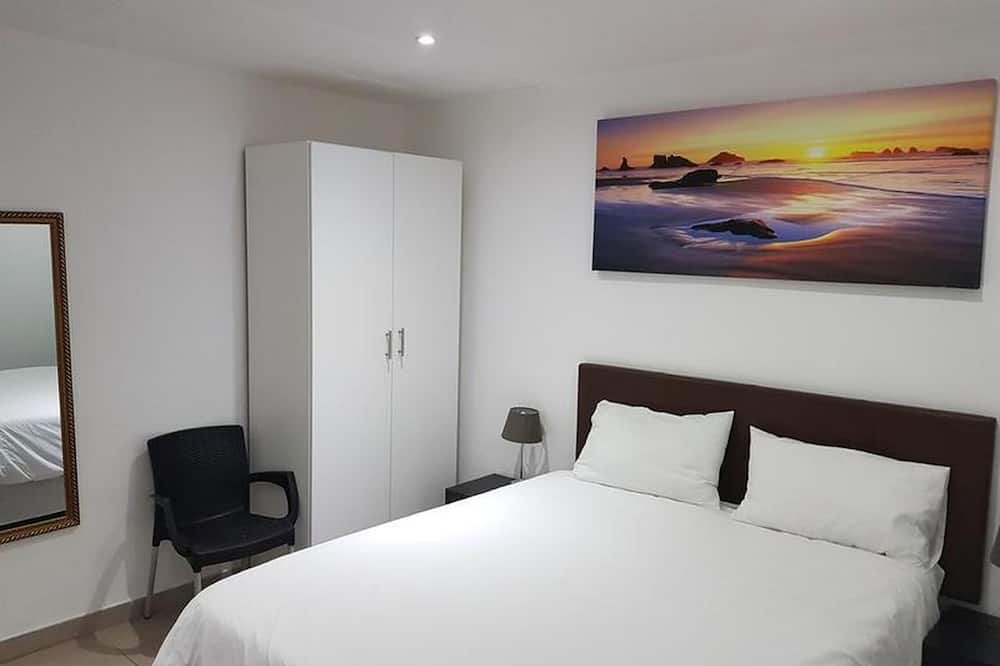 Room in Guest Room - Relaxing Guest House in the Heart of Ndabeni