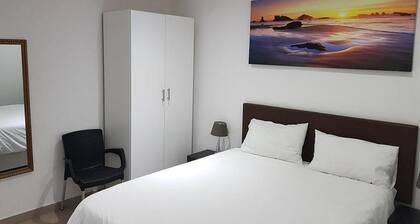 Room in Guest Room - Relaxing Guest House in the Heart of Ndabeni