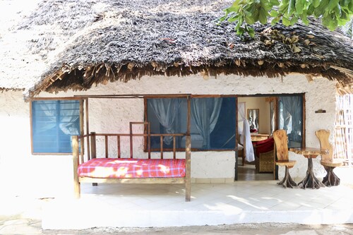 Room-a Wonderful Beach Property in Diani