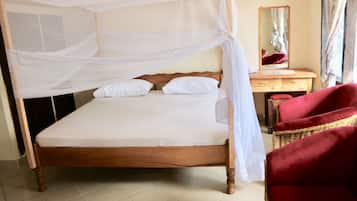 Room, 1 Bedroom, Smoking, Private Pool | 1 bedroom, bed sheets