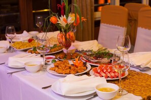 Habitación, varias habitaciones, fumadores | Restauración