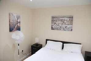 Room - Room in House - Aa Guest Room4 (London)
