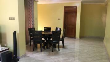 Shared Dormitory, 1 Bedroom, Balcony | Dining room