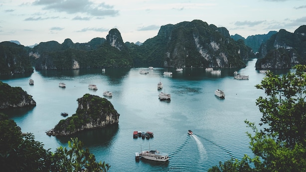 Room, 1 Bedroom, Smoking | Beach - Halong Bay Overnight Cruise (Tuan Chau)