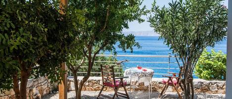 House, 2 Bedrooms, Smoking, Patio | Balcony