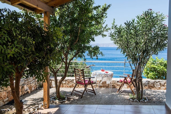 House, 2 Bedrooms, Smoking, Patio | Balcony