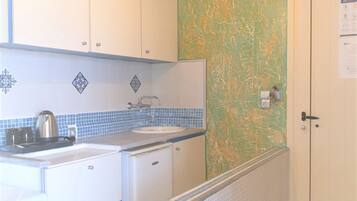 Studio, 1 Bedroom, Balcony, Garden View | Interior