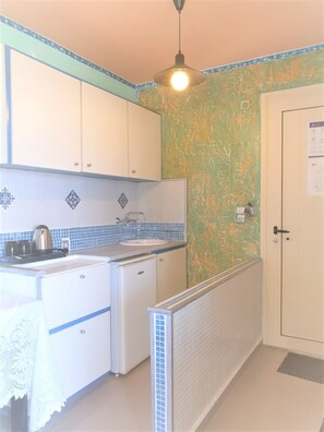 Estudio, 1 habitación, balcón, vista al jardín | Interior