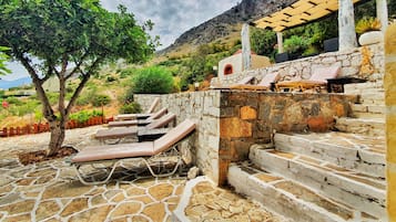 Studio, 1 Bedroom, Balcony, Garden View | BBQ/picnic Area