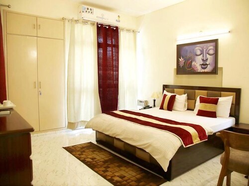 Room in Guest Room - Maplewood Guest House, Neeti Bagh, New Delhiit is a Boutiqu Guest House - Room 3