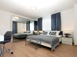 7 bedrooms, soundproofing, iron/ironing board, free WiFi - Villa Grande T&d, Pula, Istria, Croatia (Pula)