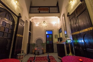 Chambre, 1 chambre, fumeur, patio | Hall