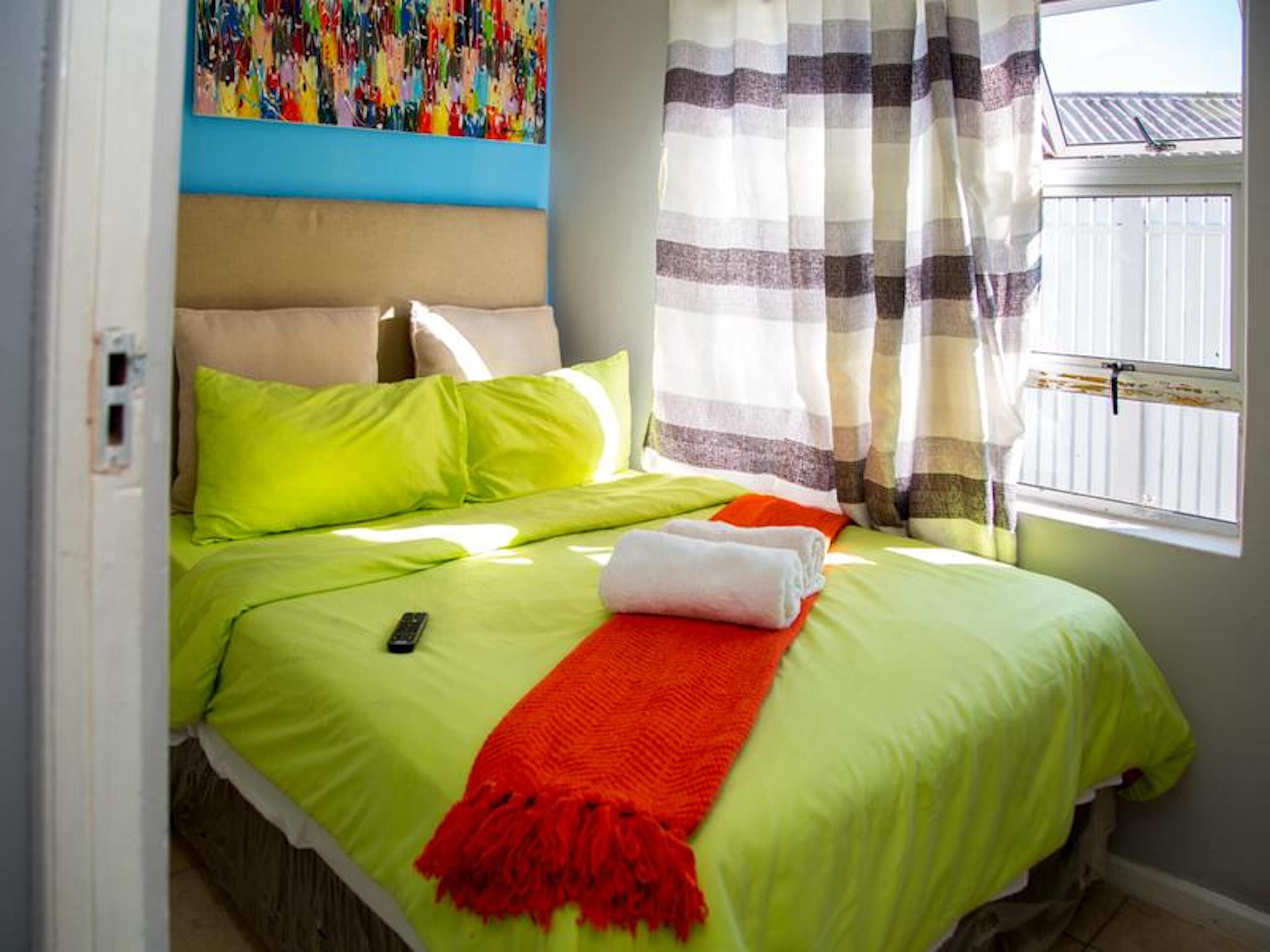 1 غرفة نوم ومكواة/لوح كي وواي فاي مجانًا وملاءات أسرّة