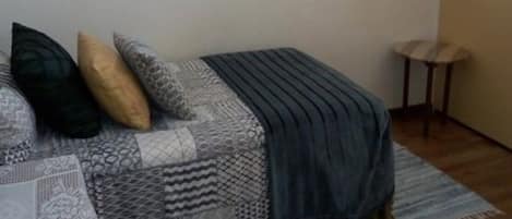 1 bedroom, bed sheets