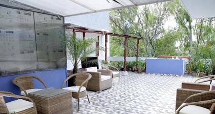 Room in Guest Room - Maplewood Guest House, Neeti Bagh, New Delhiit is a Boutiqu Guest House - Room 6