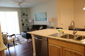 Condo, 4 Bedrooms, Balcony, Garden View | Interior