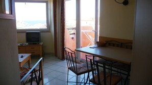 Living area - Panoramic Sea View Cottage-apartment With Sun Terrace And Beach (Trinità d'Agultu e Vignola)