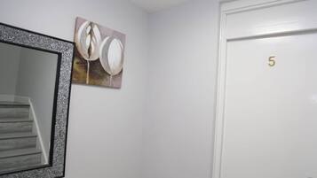 Room, 1 Bedroom | Private kitchen