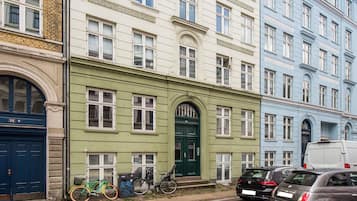 Apartment, 2 Bedrooms, City View | Front of property