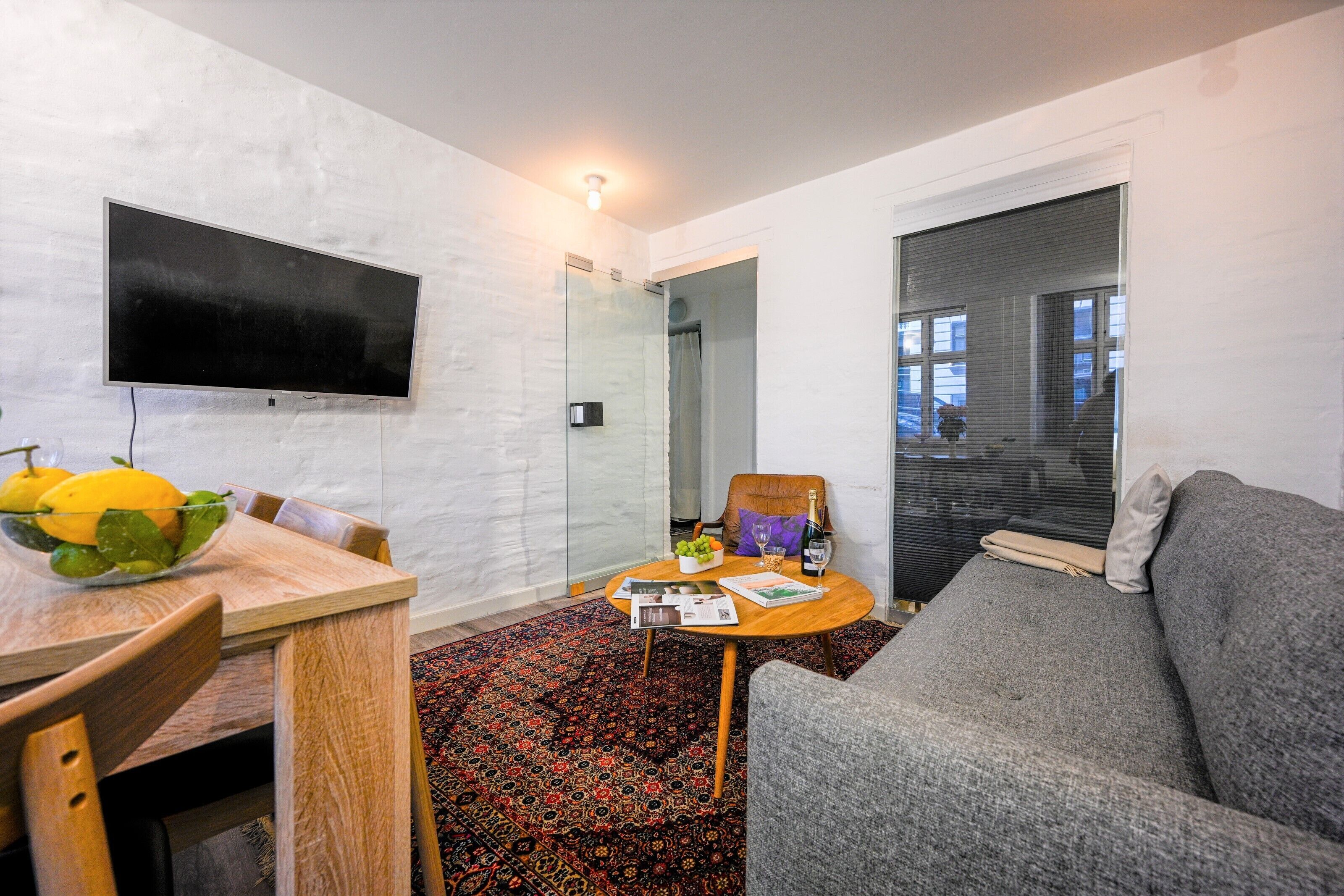 Apartment, 2 Bedrooms, City View | Living room