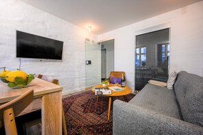 Living room - Lake - Pleasant 2-bdr Apt in City Center (Copenhagen)