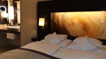 Room, 1 Bedroom, Balcony, Garden View | 1 bedroom