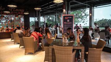 Room, 1 Bedroom, Smoking, Balcony | Dining