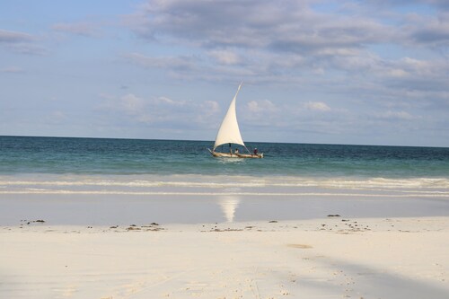 Room-a Wonderful Beach Property in Diani