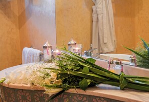 Room, Multiple Bedrooms, Smoking, Balcony | Bathroom | Free toiletries, hair dryer, towels, shampoo - Room-charming Villa in the Heart of Marr (Marrakech)