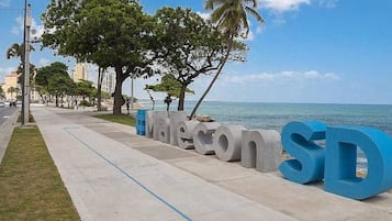 Phòng, 1 phòng ngủ, hút thuốc, quang cảnh thành phố | Khuôn viên nơi lưu trú