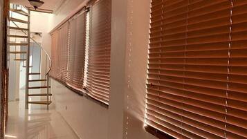 Room, 1 Bedroom, Smoking, City View | Interior