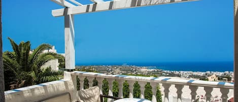 Room, 1 Bedroom, Balcony, Garden View | Balcony