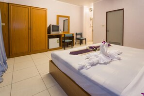 Room, 1 Bedroom, Smoking, Terrace - Room in Guest Room - Guesthouse & Restaurant Belvedere - Central Triple Room With Ac Near the Beach (Patong)