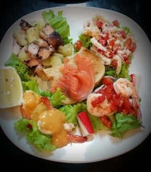 Room, 1 Bedroom, Smoking, Terrace | Food and drink