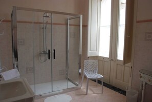 Habitació, 1 dormitori, terrassa, vistes al jardí | Instal·lacions del bany